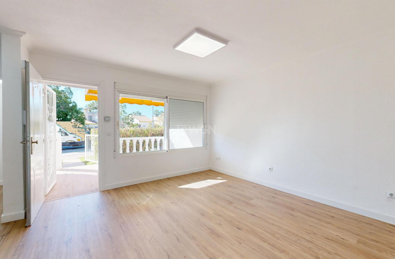 Odsprzedaż - Bungalow - Orihuela Costa - Costa Blanca