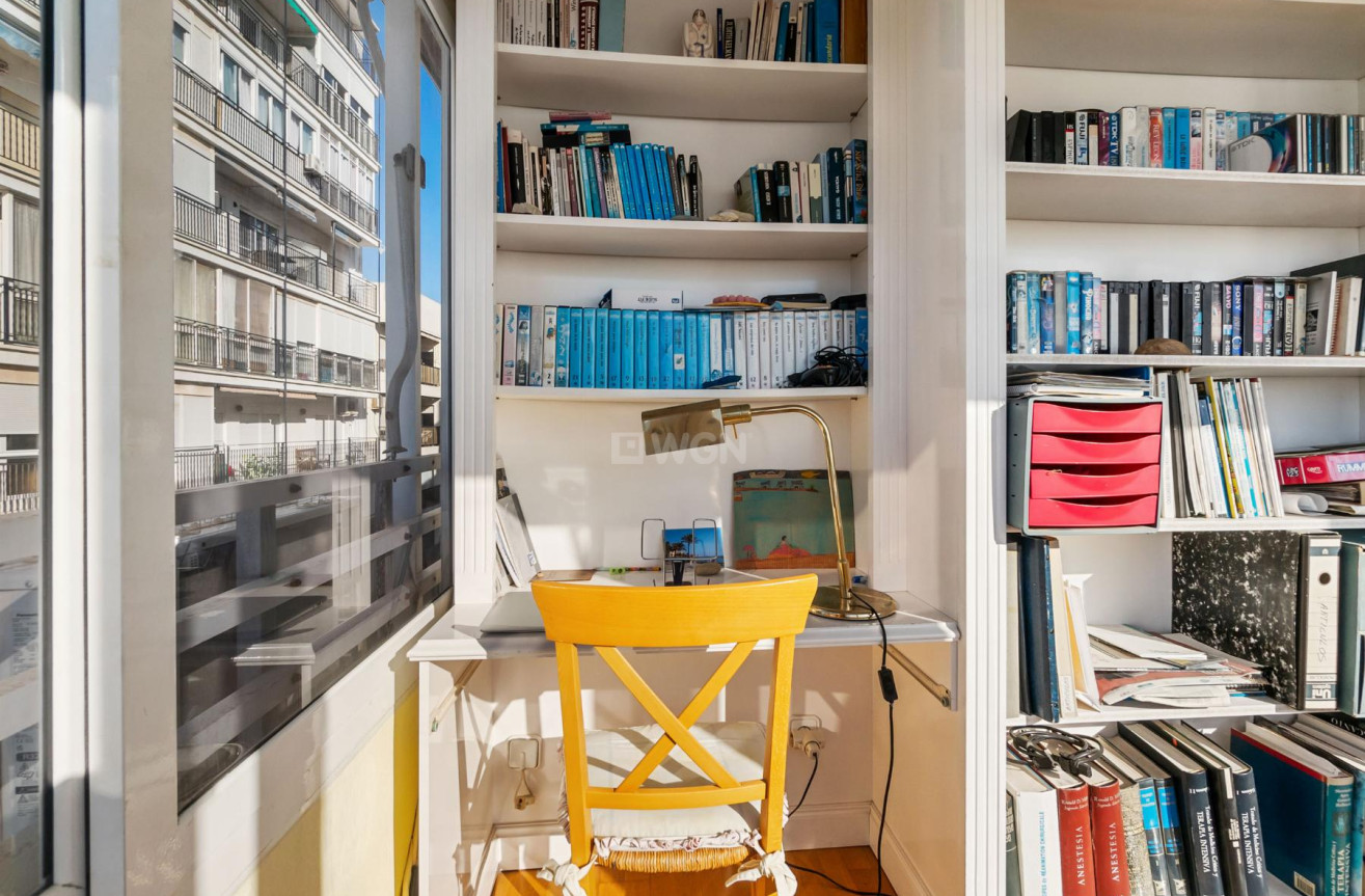 Odsprzedaż - Mieszkanie w bloku - Torrevieja - Costa Blanca