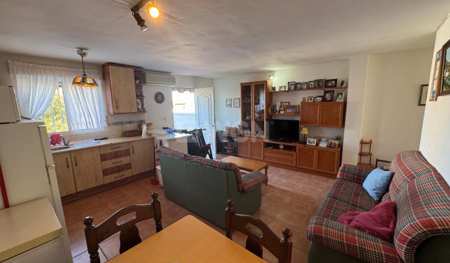 Odsprzedaż - Kamienica - Torrevieja - Costa Blanca