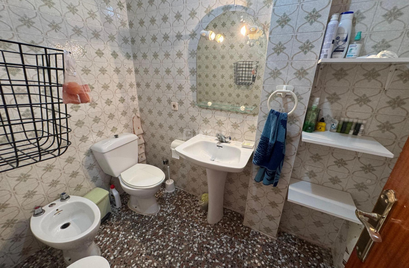 Odsprzedaż - Kamienica - Torrevieja - Costa Blanca