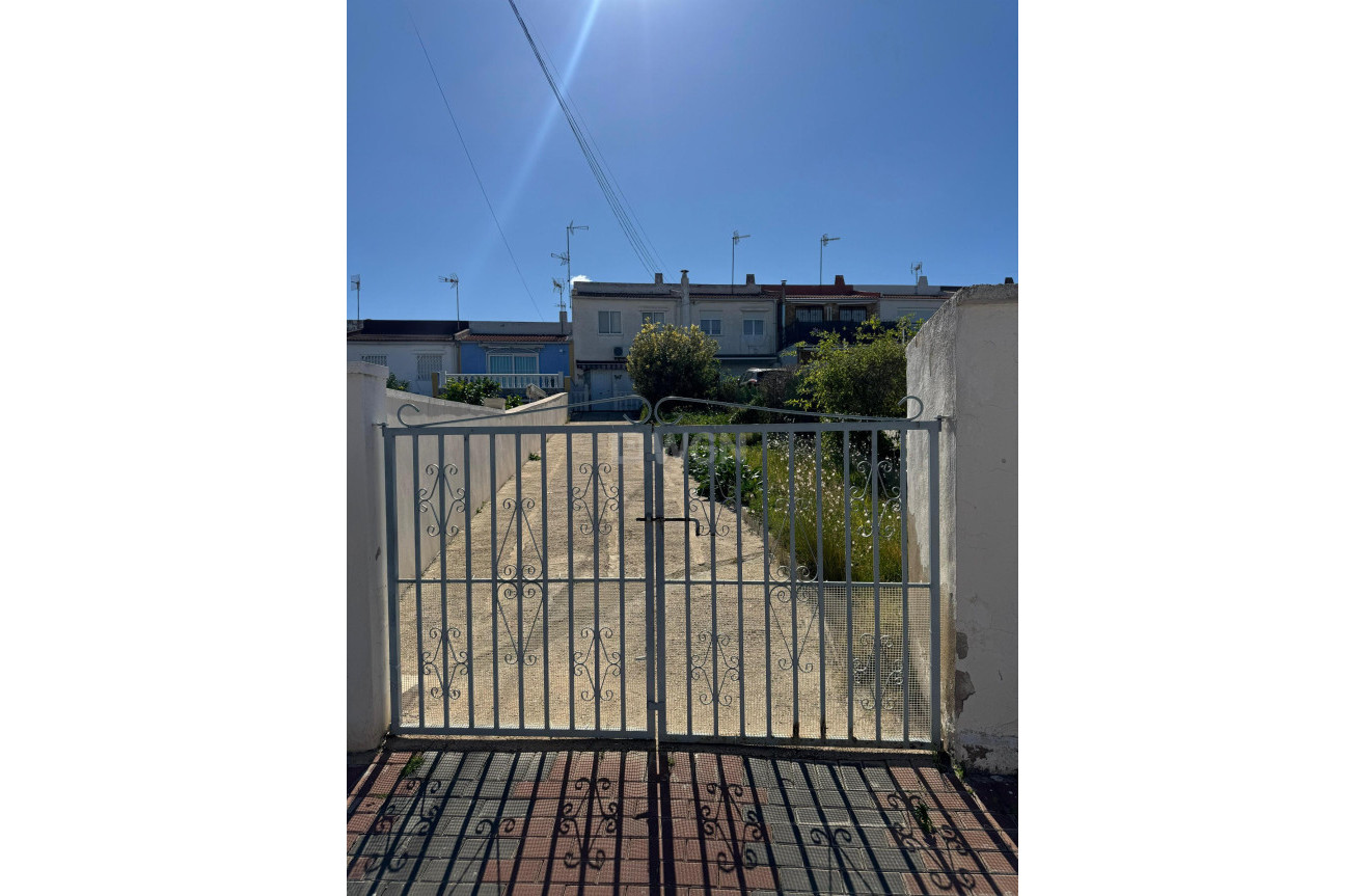 Odsprzedaż - Kamienica - Torrevieja - Costa Blanca