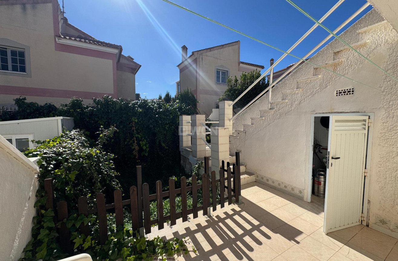 Odsprzedaż - Kamienica - Torrevieja - Costa Blanca