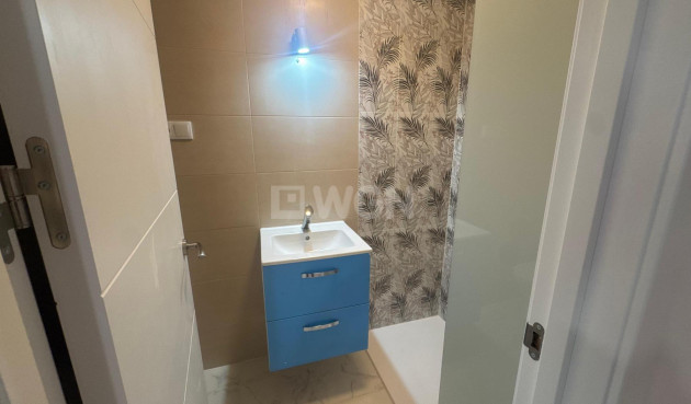 Odsprzedaż - Mieszkanie w bloku - Torrevieja - Costa Blanca