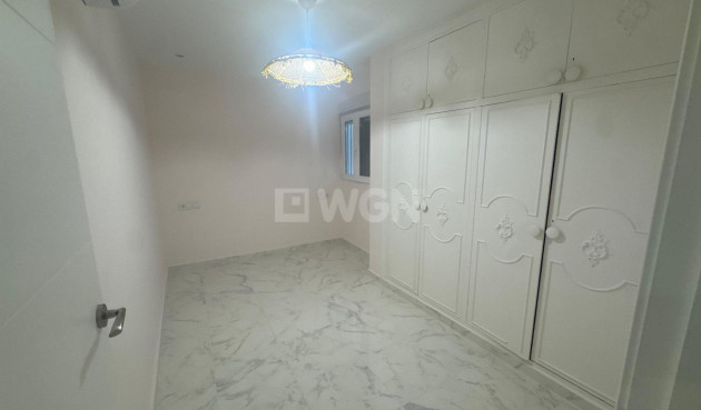 Odsprzedaż - Mieszkanie w bloku - Torrevieja - Costa Blanca