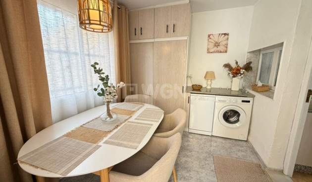 Odsprzedaż - Kamienica - Torrevieja - Los Frutales