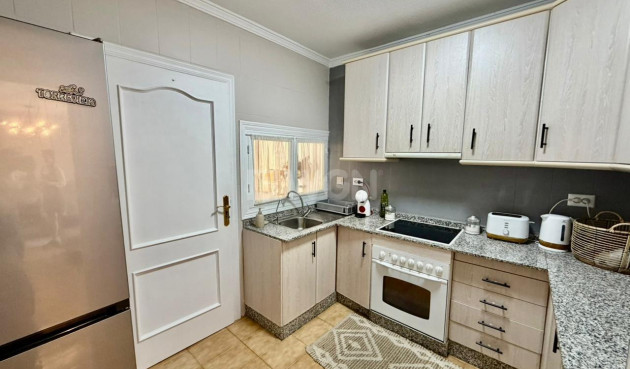 Odsprzedaż - Kamienica - Torrevieja - Los Frutales