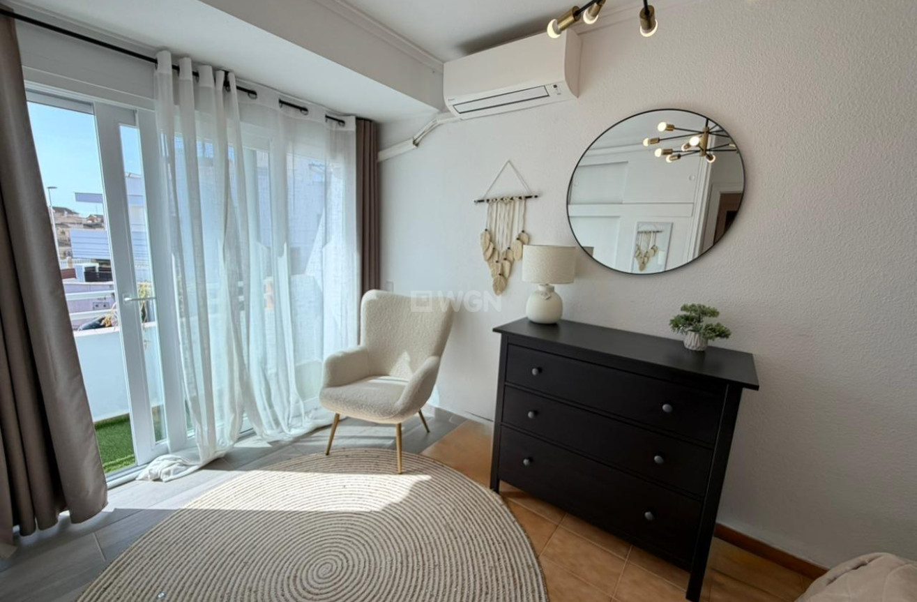 Odsprzedaż - Kamienica - Torrevieja - Los Frutales