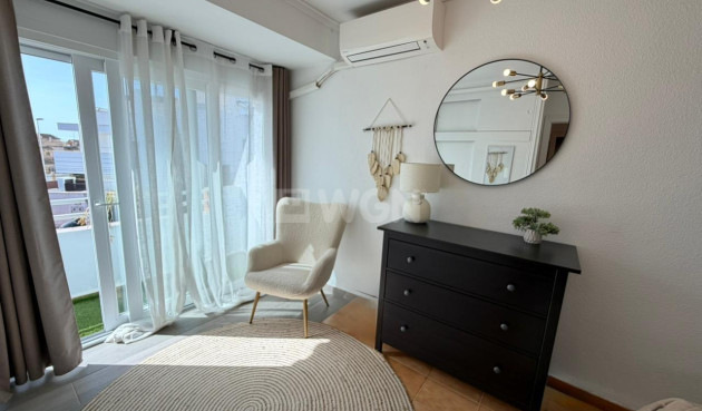 Odsprzedaż - Kamienica - Torrevieja - Los Frutales