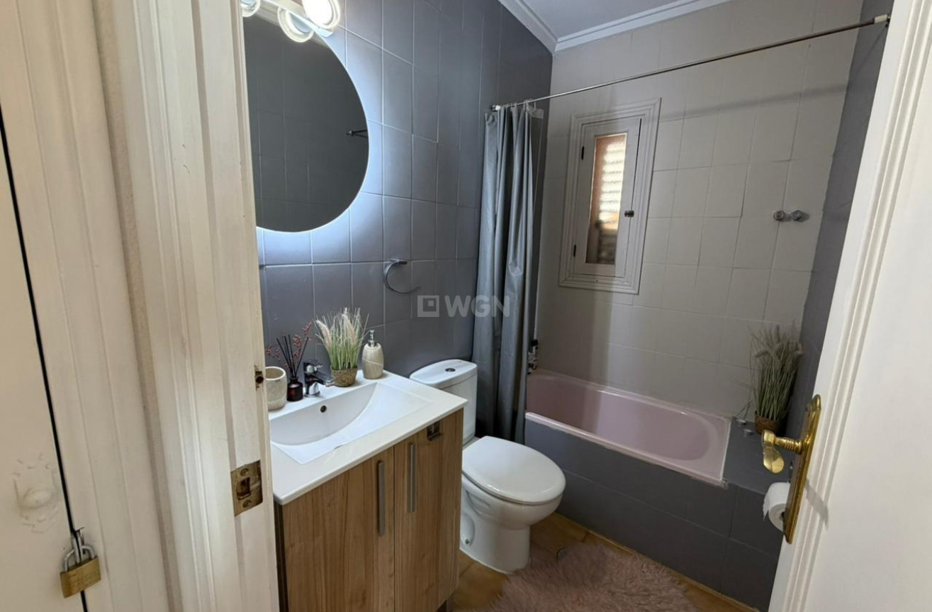 Odsprzedaż - Kamienica - Torrevieja - Los Frutales