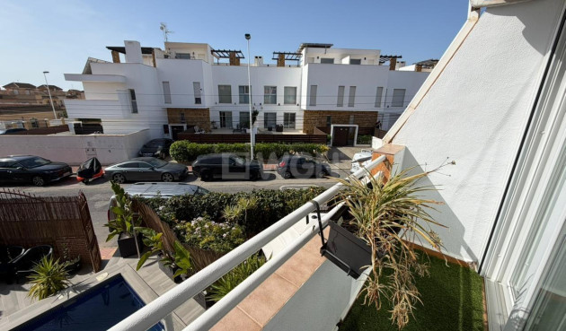 Odsprzedaż - Kamienica - Torrevieja - Los Frutales