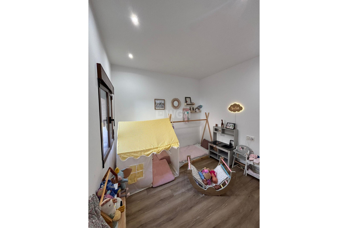 Odsprzedaż - Mieszkanie w bloku - Almoradí - Centro Urbano 2