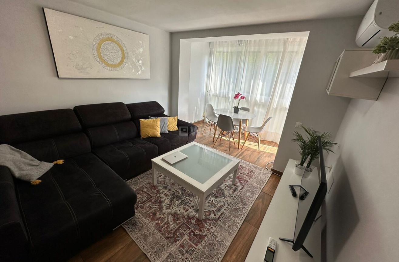 Odsprzedaż - Mieszkanie w bloku - Alicante - Pla Del Bon Repos