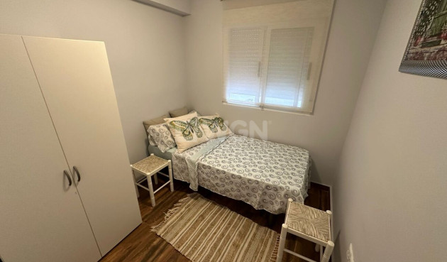 Odsprzedaż - Mieszkanie w bloku - Alicante - Pla Del Bon Repos