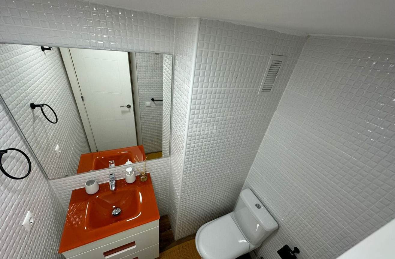 Odsprzedaż - Mieszkanie w bloku - Alicante - Pla Del Bon Repos