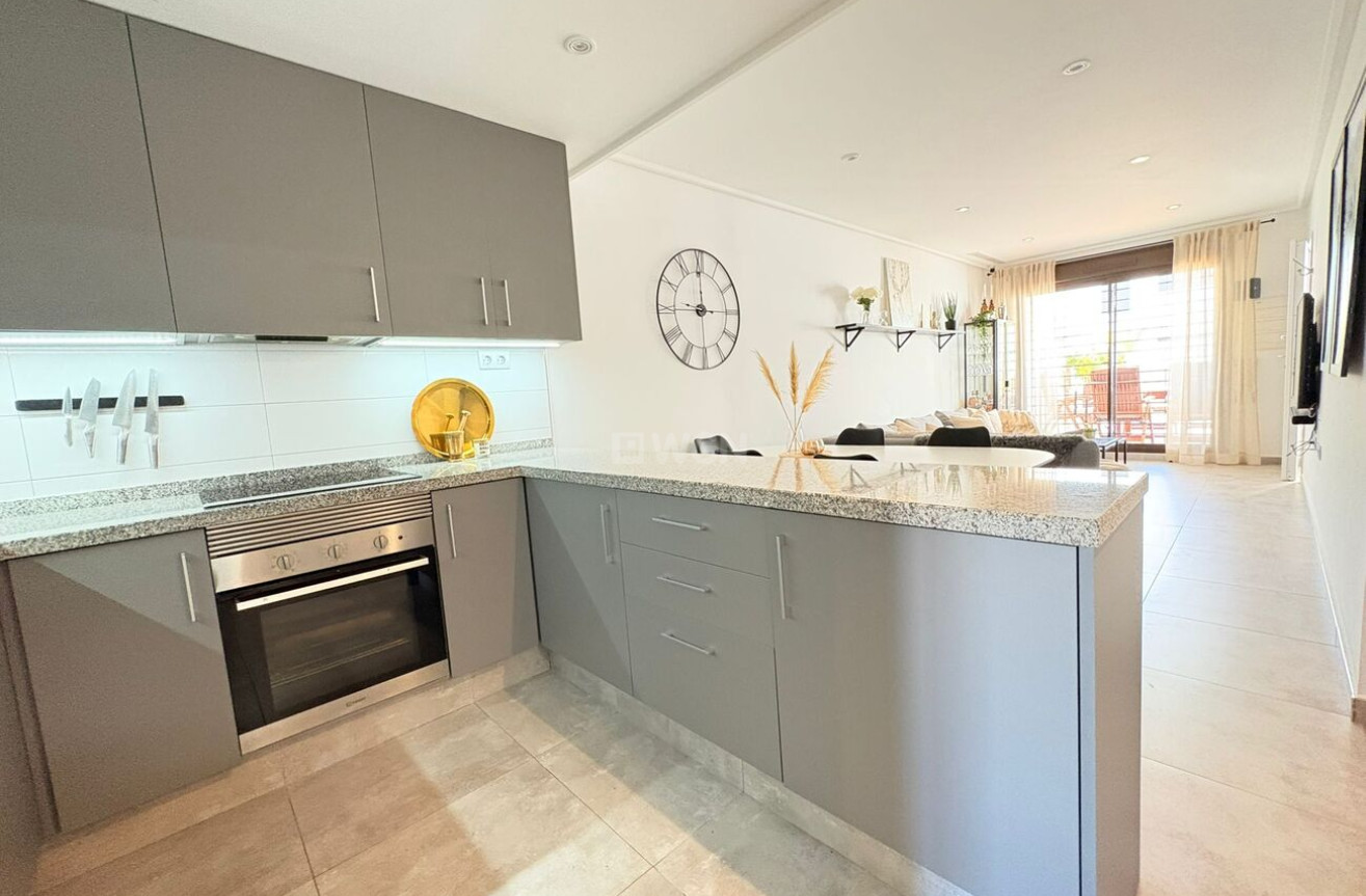 Odsprzedaż - Bungalow - Torre de la Horadada - Porto Marina