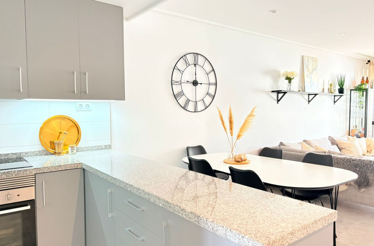 Odsprzedaż - Bungalow - Torre de la Horadada - Porto Marina