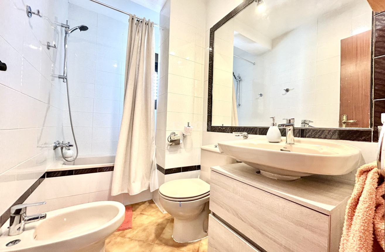 Odsprzedaż - Mieszkanie w bloku - Cabo Roig - Costa Blanca