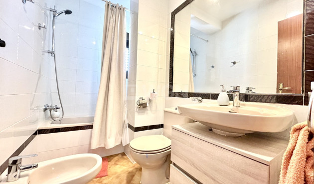 Odsprzedaż - Mieszkanie w bloku - Cabo Roig - Costa Blanca