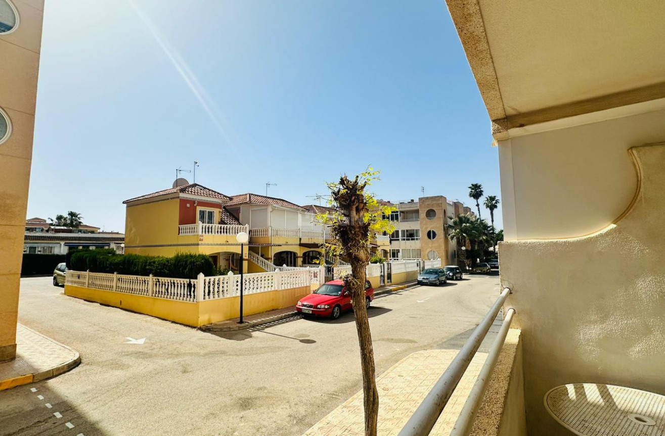 Odsprzedaż - Mieszkanie w bloku - Torrevieja - Costa Blanca