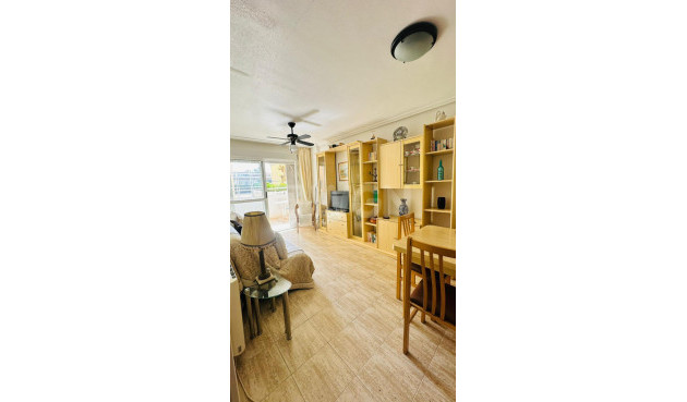 Odsprzedaż - Mieszkanie w bloku - Torrevieja - Costa Blanca