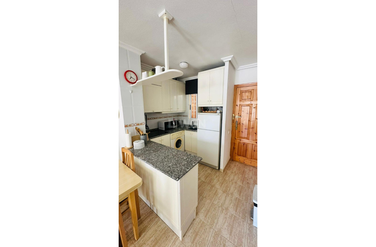 Odsprzedaż - Mieszkanie w bloku - Torrevieja - Costa Blanca