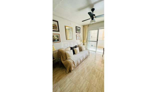 Odsprzedaż - Mieszkanie w bloku - Torrevieja - Costa Blanca