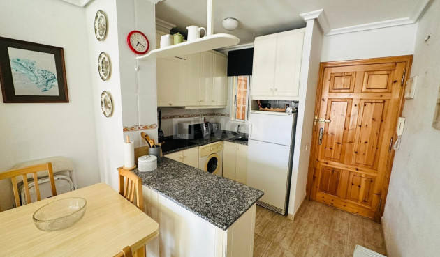 Odsprzedaż - Mieszkanie w bloku - Torrevieja - Costa Blanca