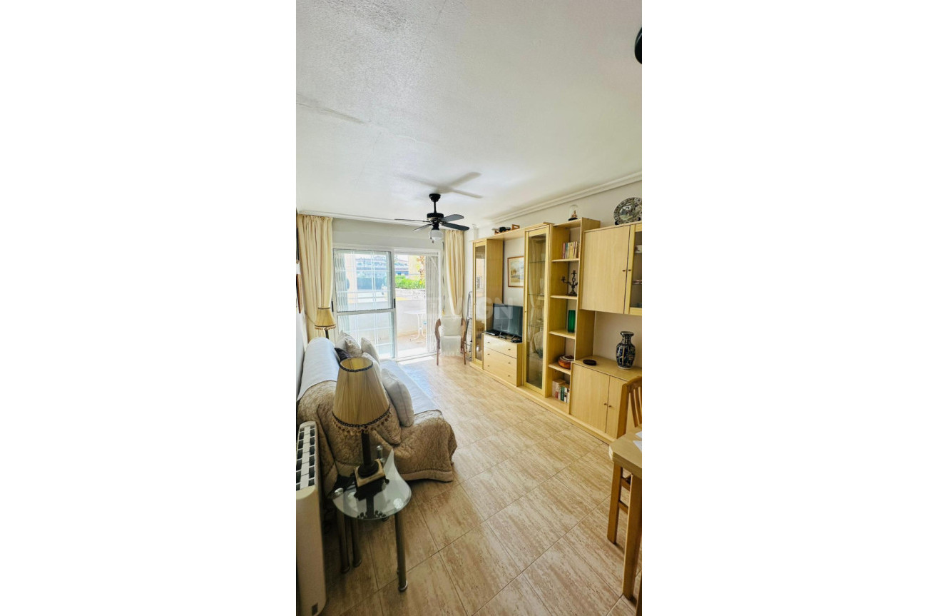 Odsprzedaż - Mieszkanie w bloku - Torrevieja - Costa Blanca