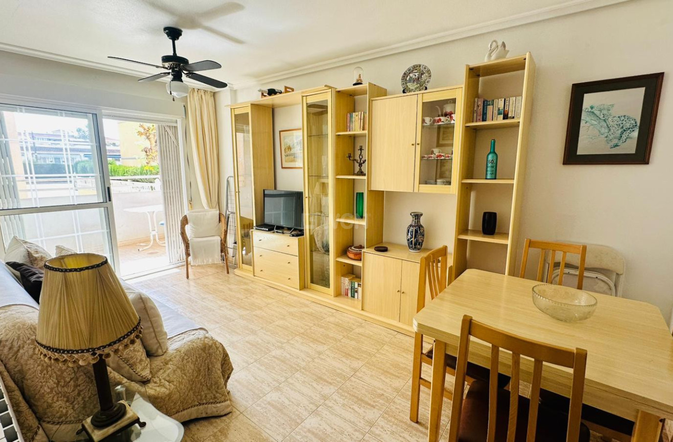 Odsprzedaż - Mieszkanie w bloku - Torrevieja - Costa Blanca