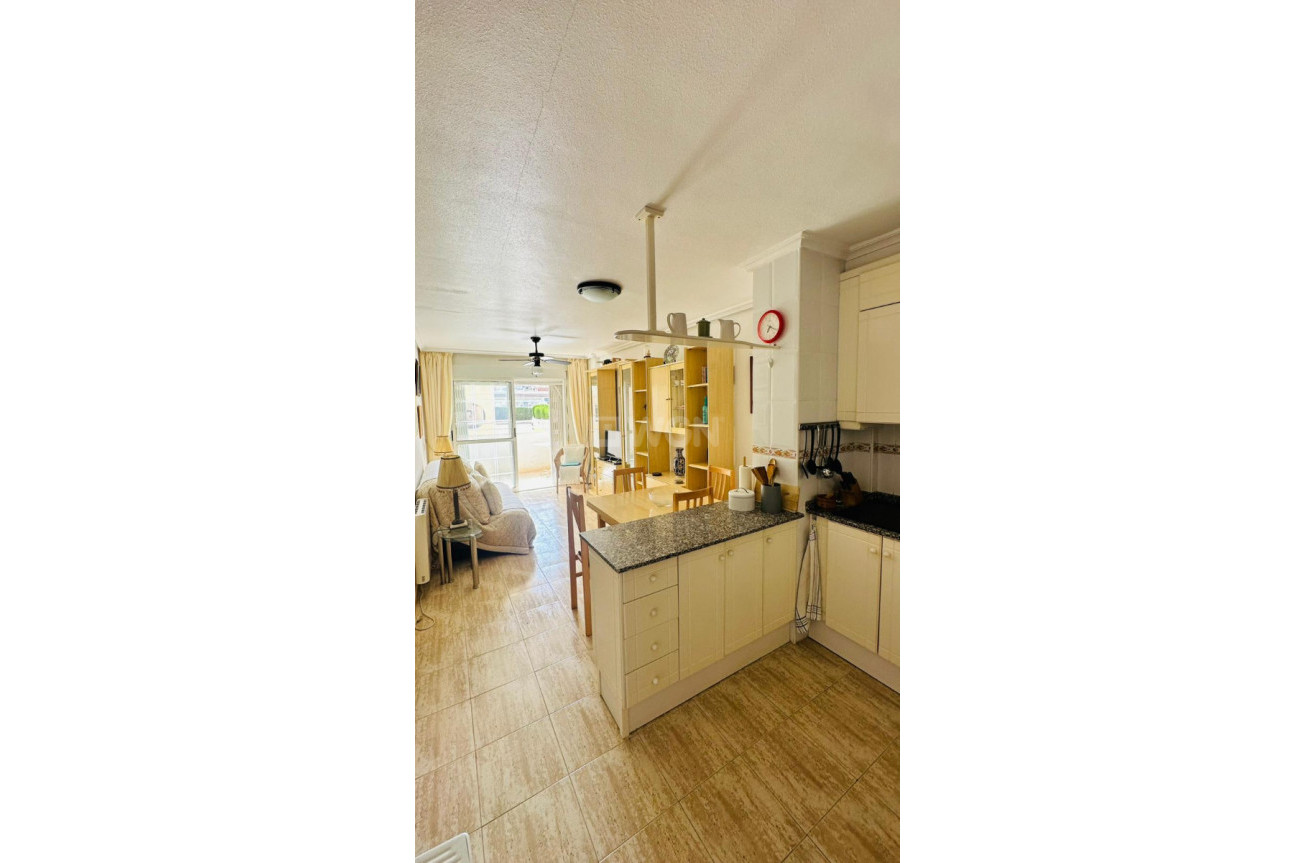 Odsprzedaż - Mieszkanie w bloku - Torrevieja - Costa Blanca