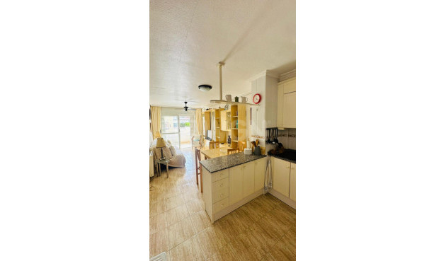 Odsprzedaż - Mieszkanie w bloku - Torrevieja - Costa Blanca