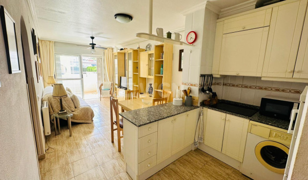 Odsprzedaż - Mieszkanie w bloku - Torrevieja - Costa Blanca