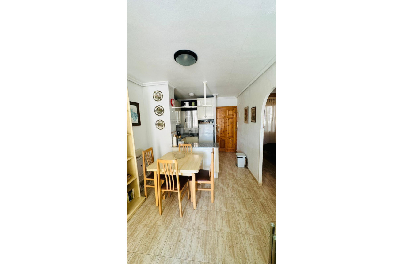 Odsprzedaż - Mieszkanie w bloku - Torrevieja - Costa Blanca