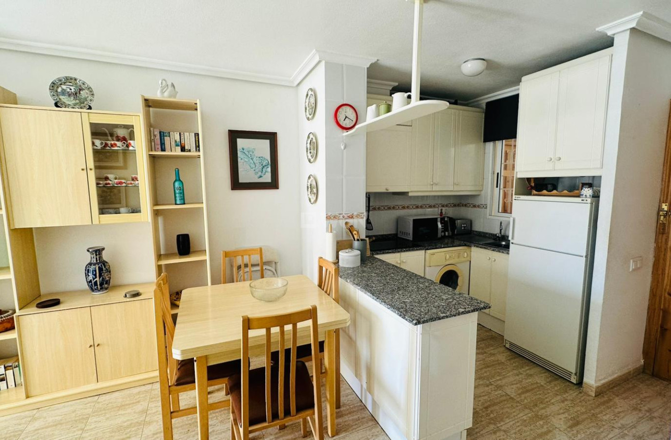 Odsprzedaż - Mieszkanie w bloku - Torrevieja - Costa Blanca