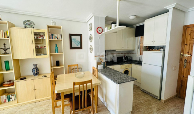 Odsprzedaż - Mieszkanie w bloku - Torrevieja - Costa Blanca