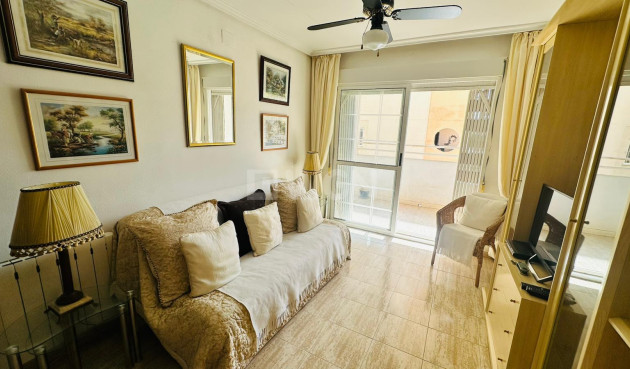 Odsprzedaż - Mieszkanie w bloku - Torrevieja - Costa Blanca