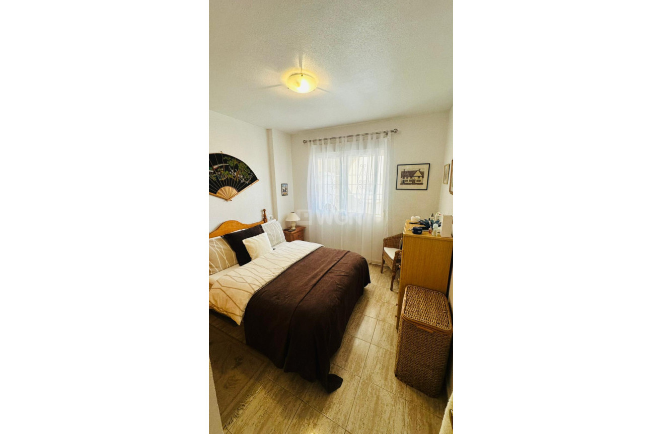 Odsprzedaż - Mieszkanie w bloku - Torrevieja - Costa Blanca