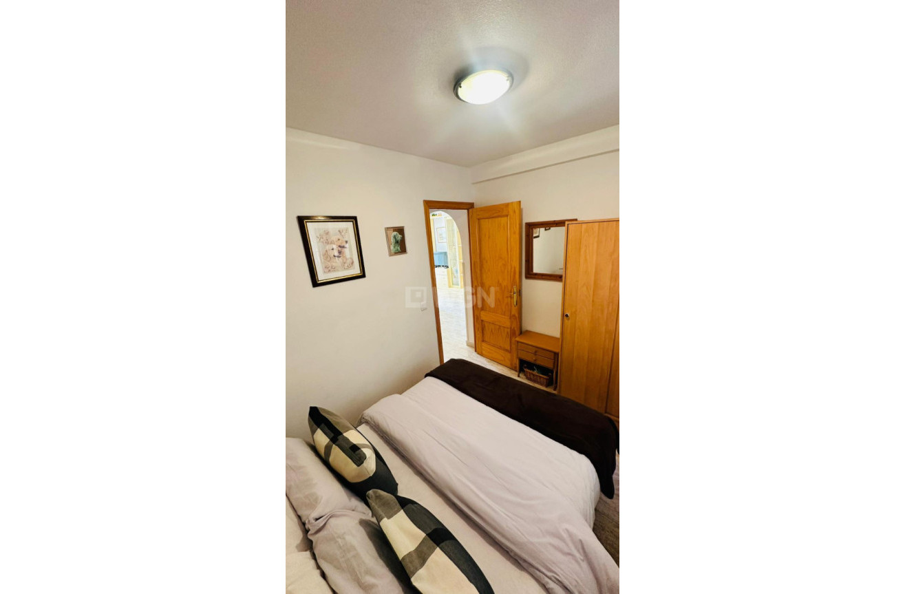 Odsprzedaż - Mieszkanie w bloku - Torrevieja - Costa Blanca