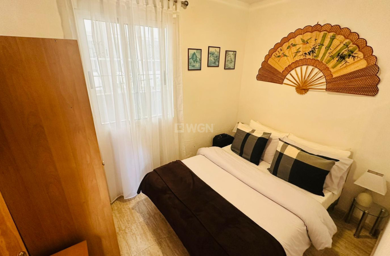 Odsprzedaż - Mieszkanie w bloku - Torrevieja - Costa Blanca