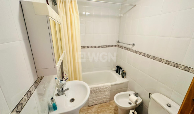 Odsprzedaż - Mieszkanie w bloku - Torrevieja - Costa Blanca