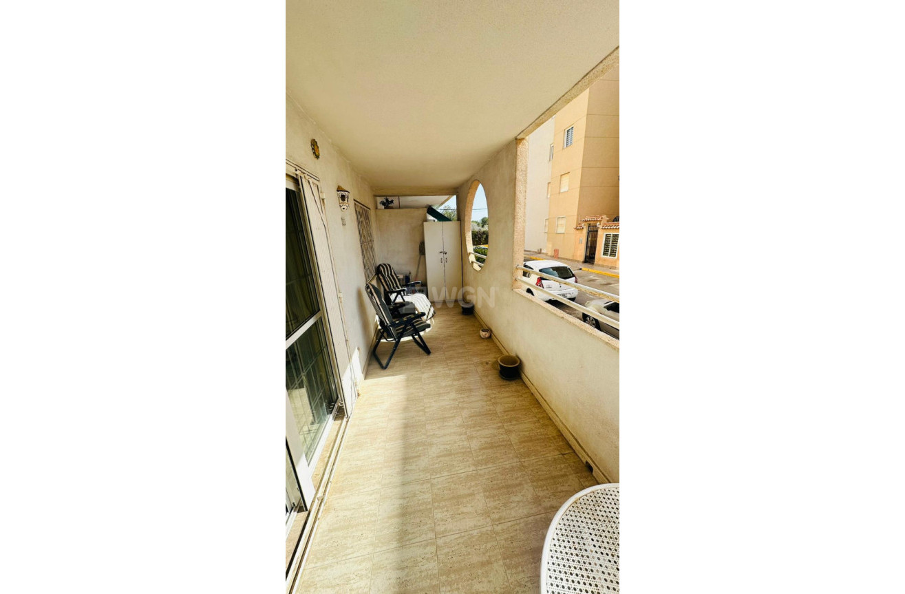 Odsprzedaż - Mieszkanie w bloku - Torrevieja - Costa Blanca