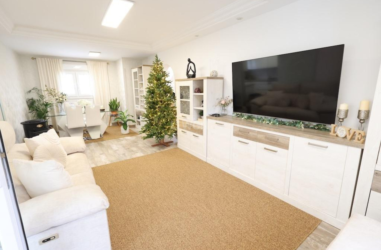 Odsprzedaż - Villa - San Miguel de Salinas - Inland