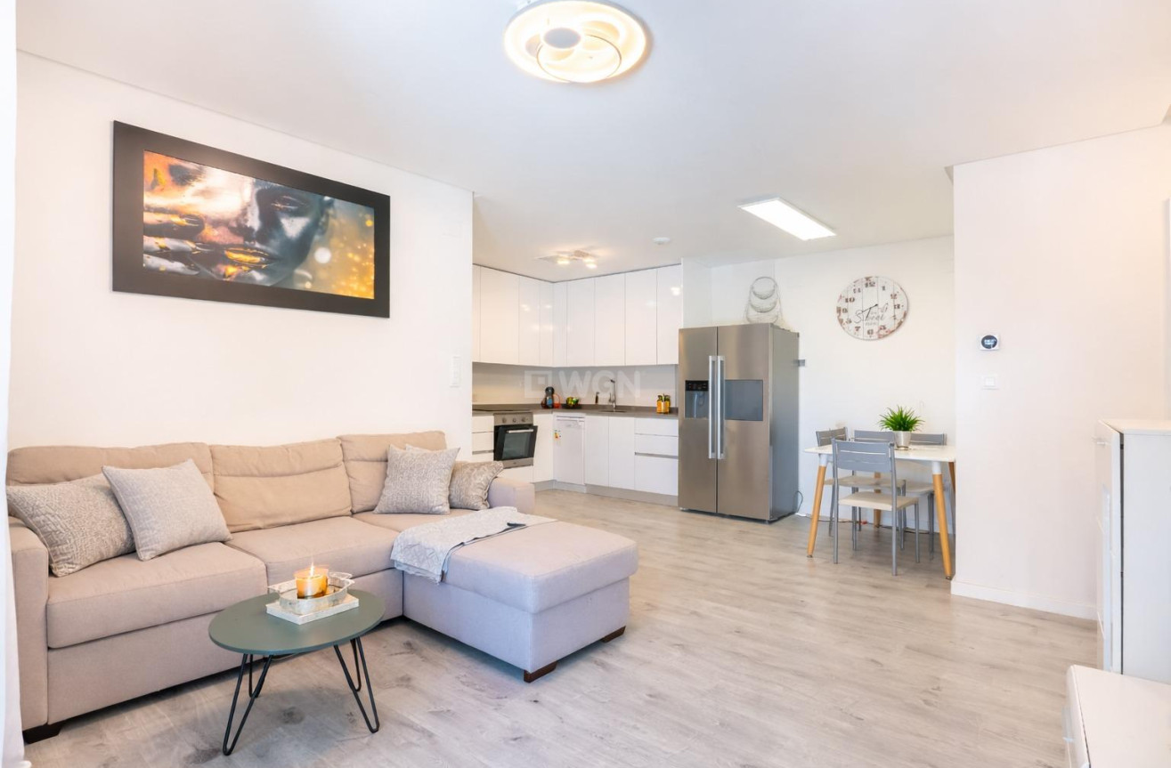 Odsprzedaż - Mieszkanie w bloku - Orihuela Costa - Los Dolses