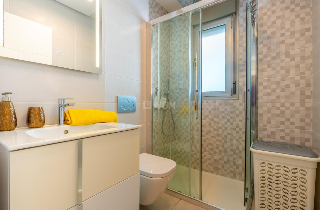 Odsprzedaż - Mieszkanie w bloku - Orihuela Costa - Los Dolses