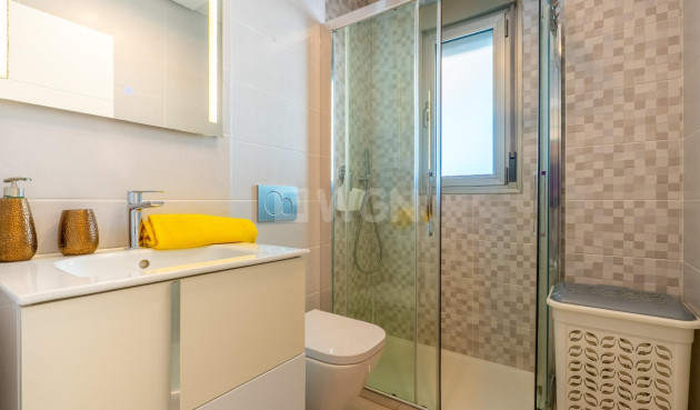 Odsprzedaż - Mieszkanie w bloku - Orihuela Costa - Los Dolses