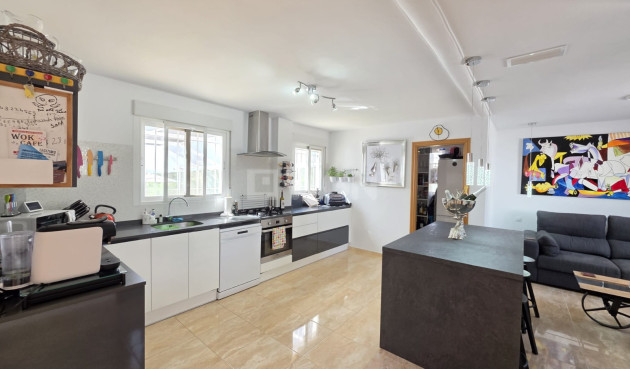 Odsprzedaż - Villa - Pinoso - Inland