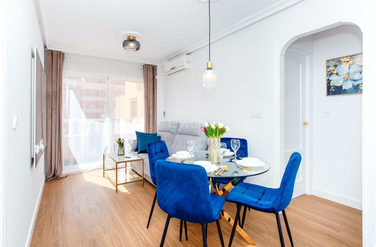 Odsprzedaż - Mieszkanie w bloku - Torrevieja - Centro