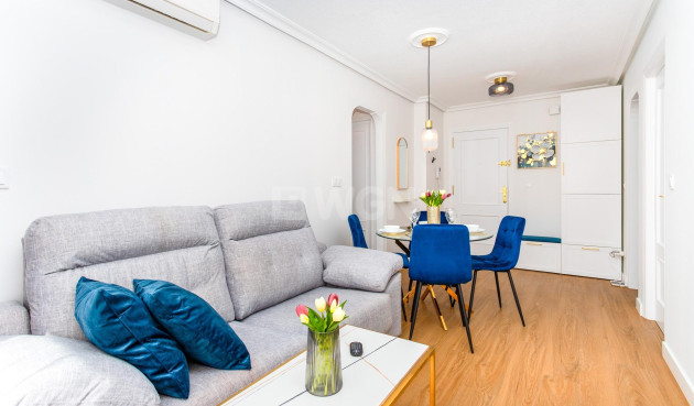 Odsprzedaż - Mieszkanie w bloku - Torrevieja - Centro