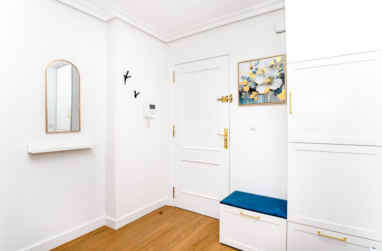 Odsprzedaż - Mieszkanie w bloku - Torrevieja - Centro