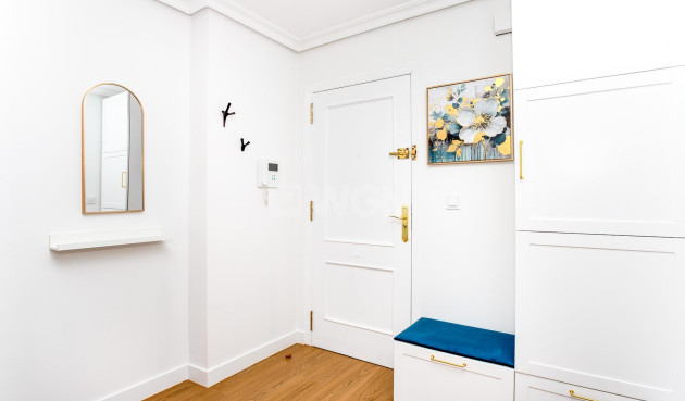 Odsprzedaż - Mieszkanie w bloku - Torrevieja - Centro